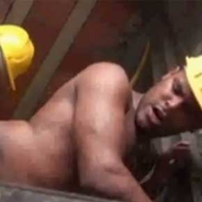 Pedreiros Brasileiros | Ruff Rider fazendo troca troca com operário maludo