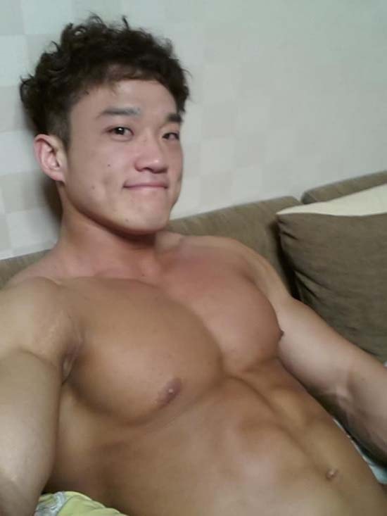 asian boy muscle naked