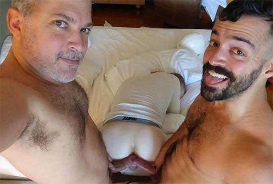 pai e filho comendo cu sexo gay coler e hunter maverickmen