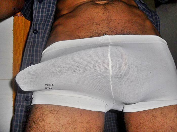 Negros Dotados: marcão cavalo estourando a cueca excitado