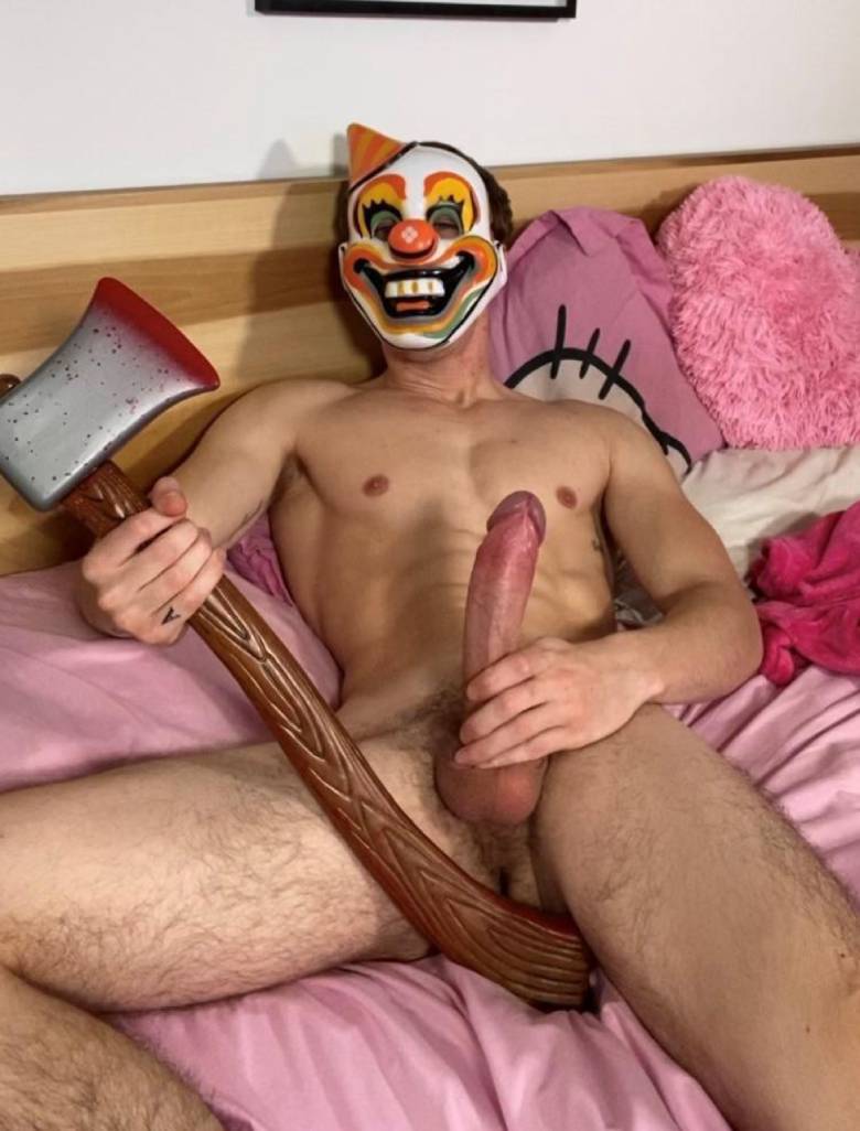 homens fantasiados pelados halloween 4