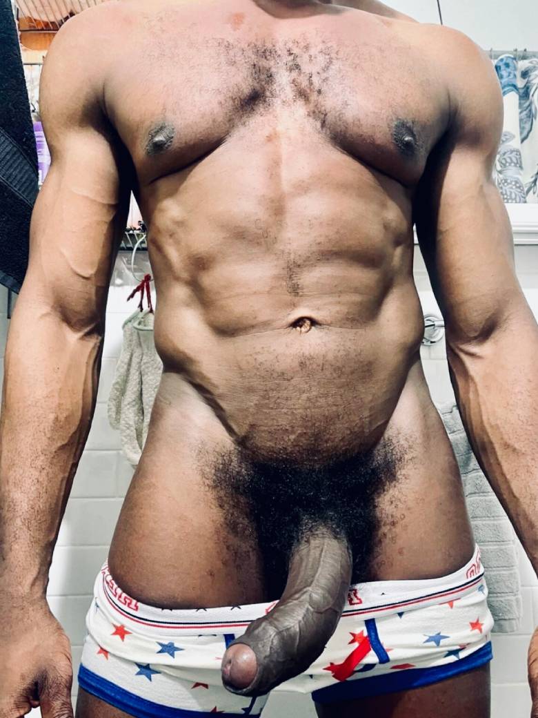 Pênis grosso de homem negro em foto sensual